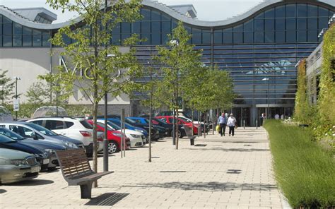 cheshire oaks shopping centre.